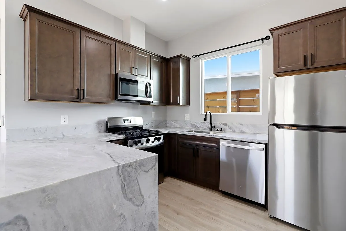 2 bed, 2.0 bath, 1230 sqft, $3,400 — Photo 1