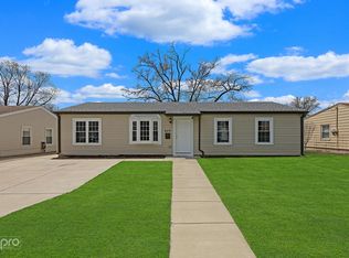 620 Lynn Ave, Romeoville, IL 60446