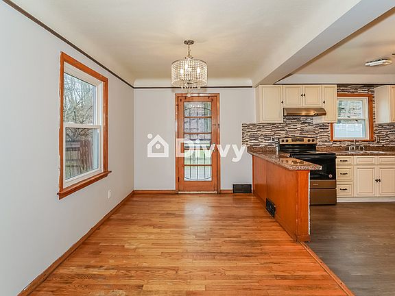 5th image of 28140 Tremaine Dr