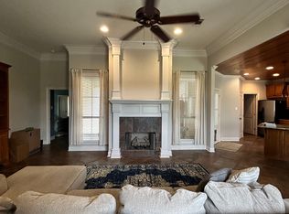 9001 Willow Point Dr, Denham Springs, LA 70726