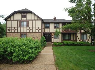 1F Avon Ct, Chatham, NJ 07928