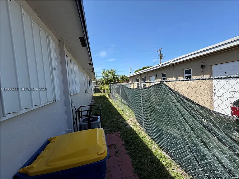 732 SW 6th St #732 — Photo 16