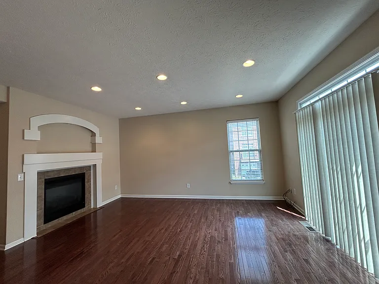 8268 Jo Ellen Dr — Photo 10