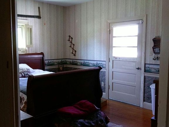 2nd image of 204 Battle Grove Ave