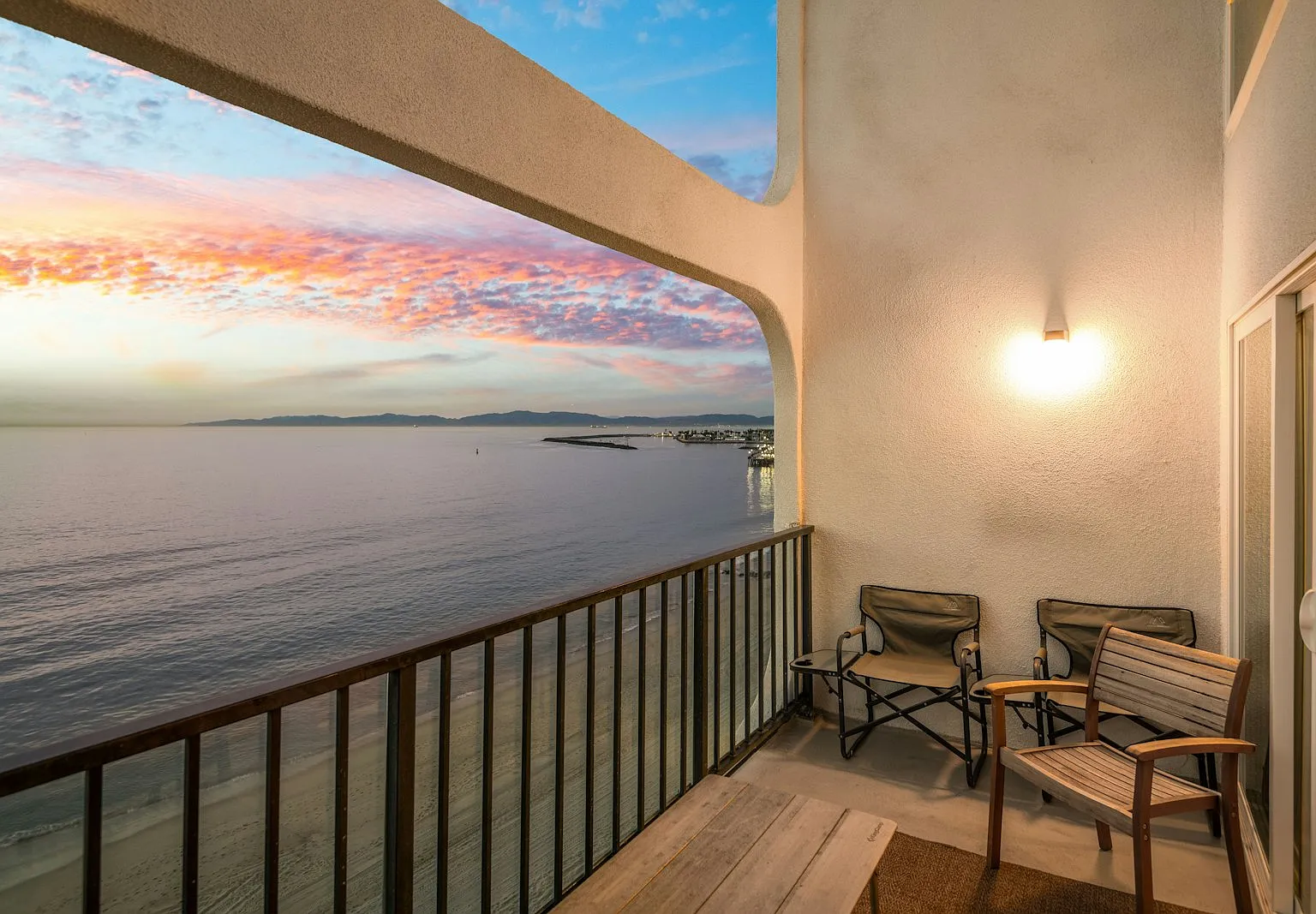 565 Esplanade, Unit 408 — Photo 4