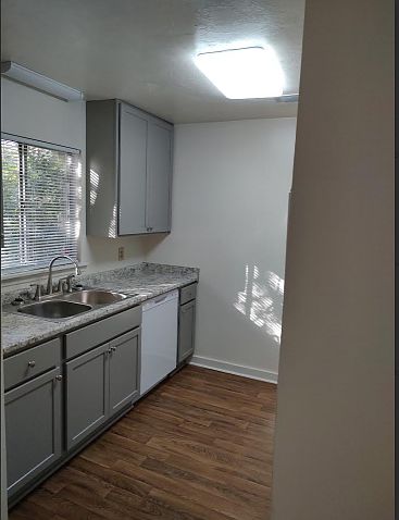 1st image of 2172 Claremont Ln APT B