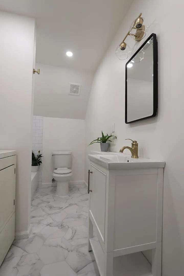 1517 Madison Avenue - 202 — Photo 3