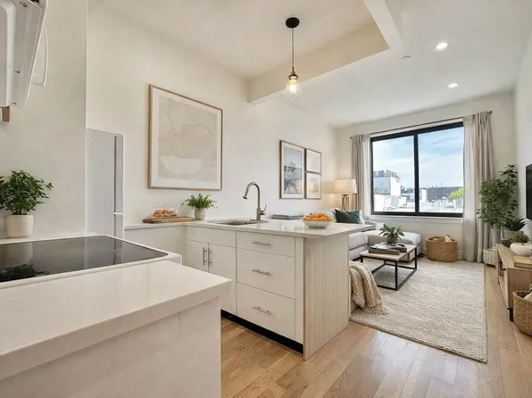 818 Lexington Avenue image 1 of 9