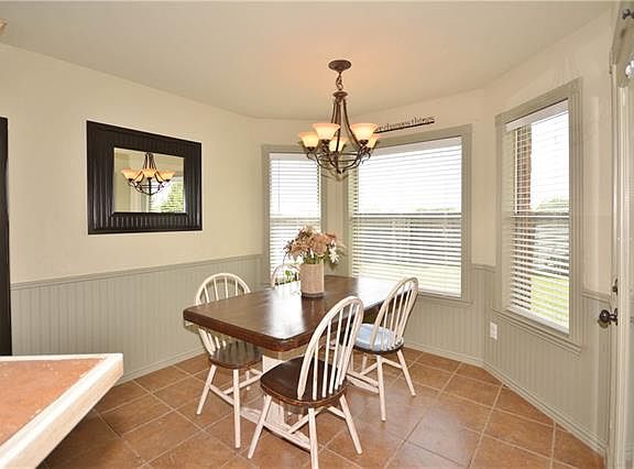 4th image of 112 Meadowlark Dr