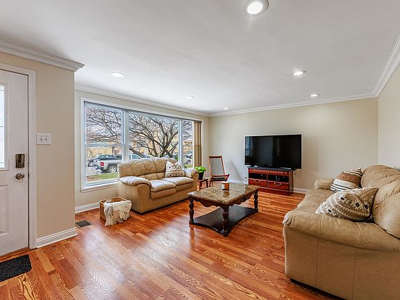5th image of 3633 W 58th Pl