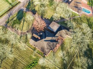 300 Mitchell Rd, Houston, TX 77037