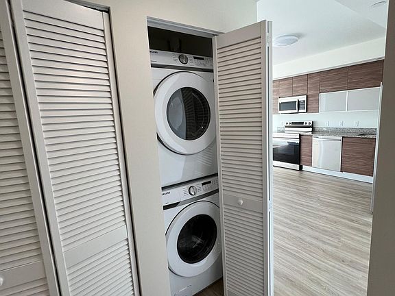 5th image of 425 NE 27th St #B1