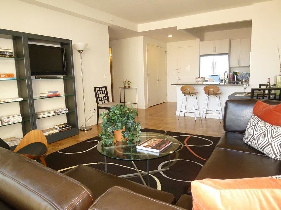 1st image of 1510 Lexington Ave APT 15M