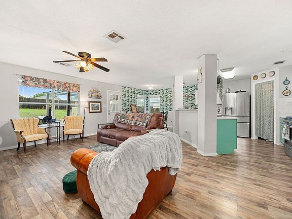 2nd image of 137 Sawgrass Cir