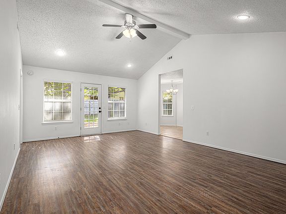 4th image of 894 S Liberty Dr