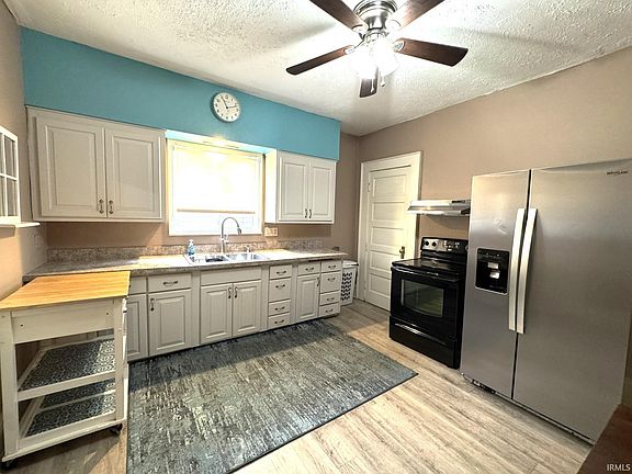 4th image of 806 W 6th St