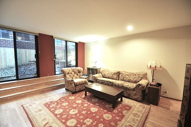 1st image of 5421 S Kenwood Ave