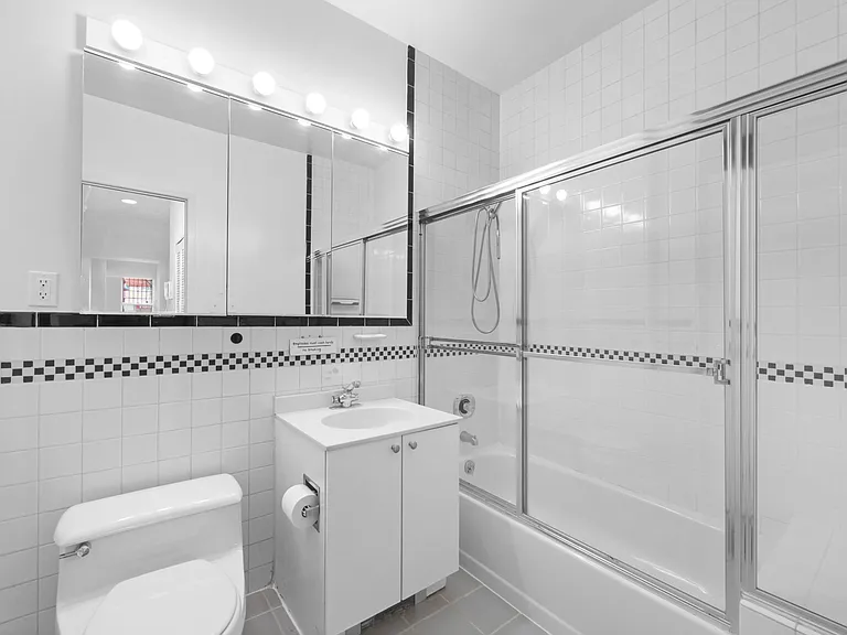 76 W 82nd St #1A — Photo 7