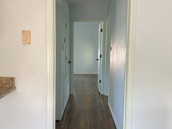 4th image of 467 Eleanor Ave #2
