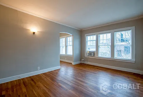 678 Somerset Ter NE Photo 1