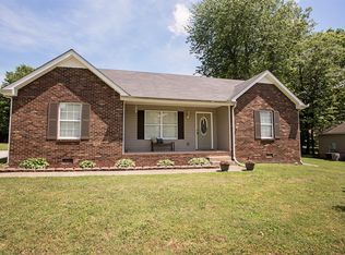 778 Hunters Crossing Ln, Springfield, TN 37172