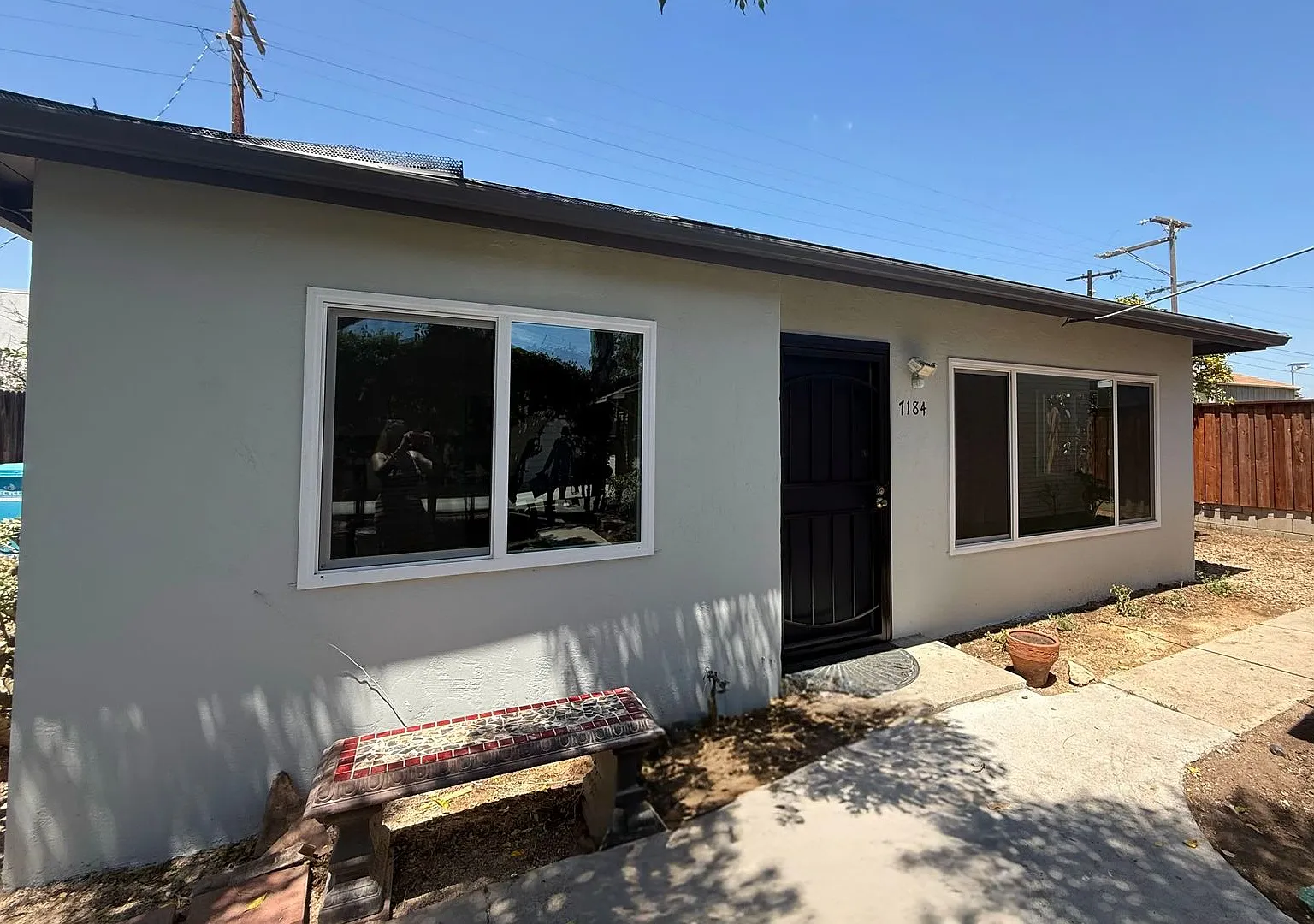 Completely Renovated 2 Bed / 1 Bath Back House Move-In Ready! — Photo 2