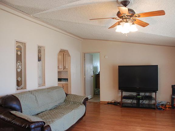2nd image of 2070 Tamarack Cir