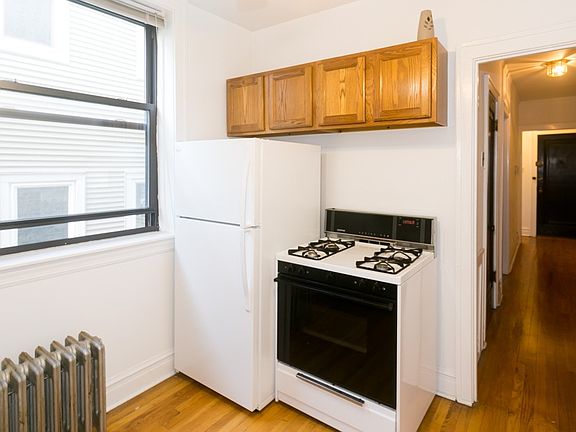 4th image of 1913 W Larchmont Ave #B2