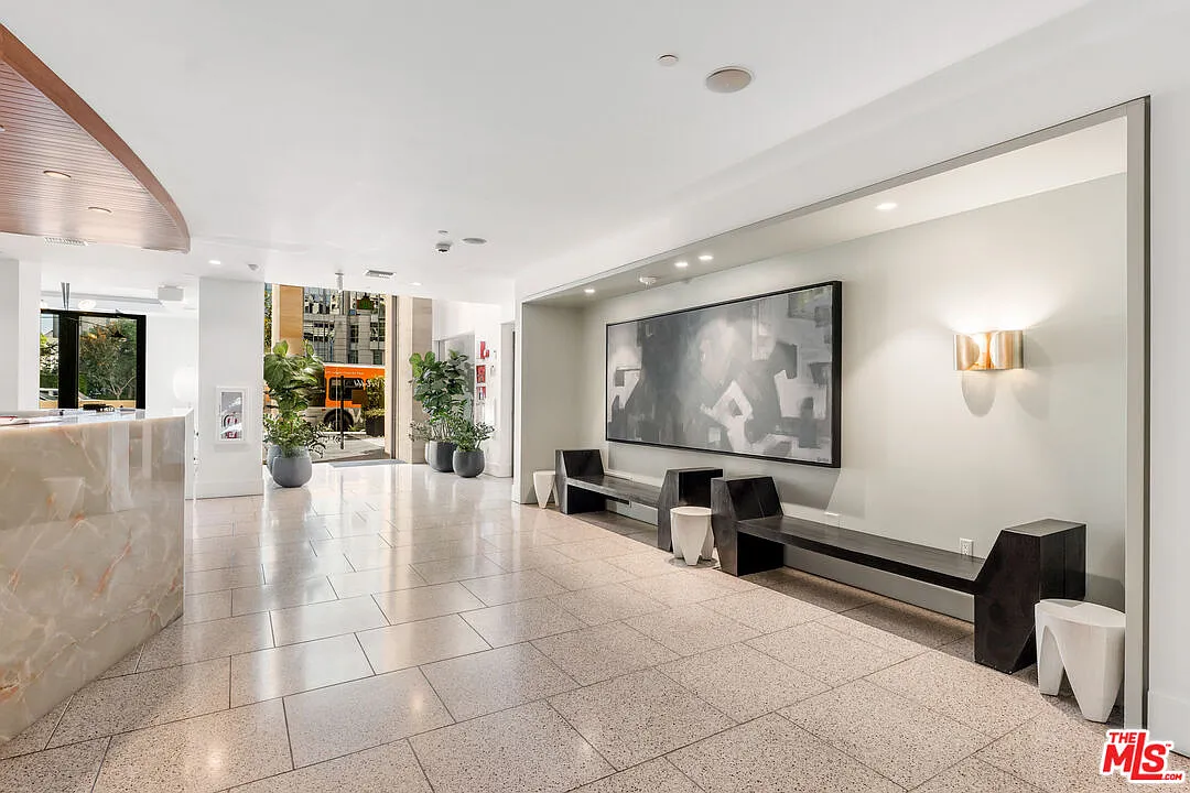 2 bed, 3.0 bath, 1380 sqft, $8,000 — Photo 3