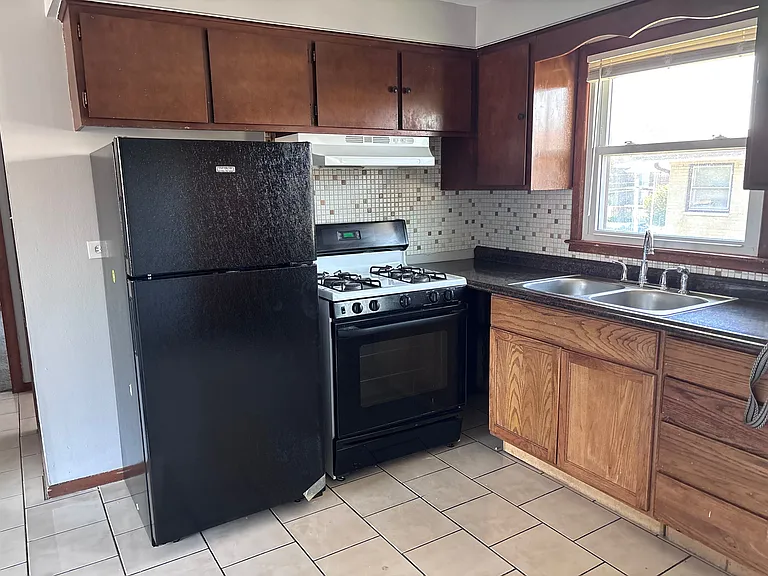 11830 S Karlov Ave #3E — Photo 5