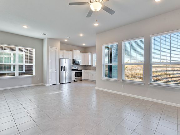 3rd image of 1015 Vista View Dr #1-502-1
