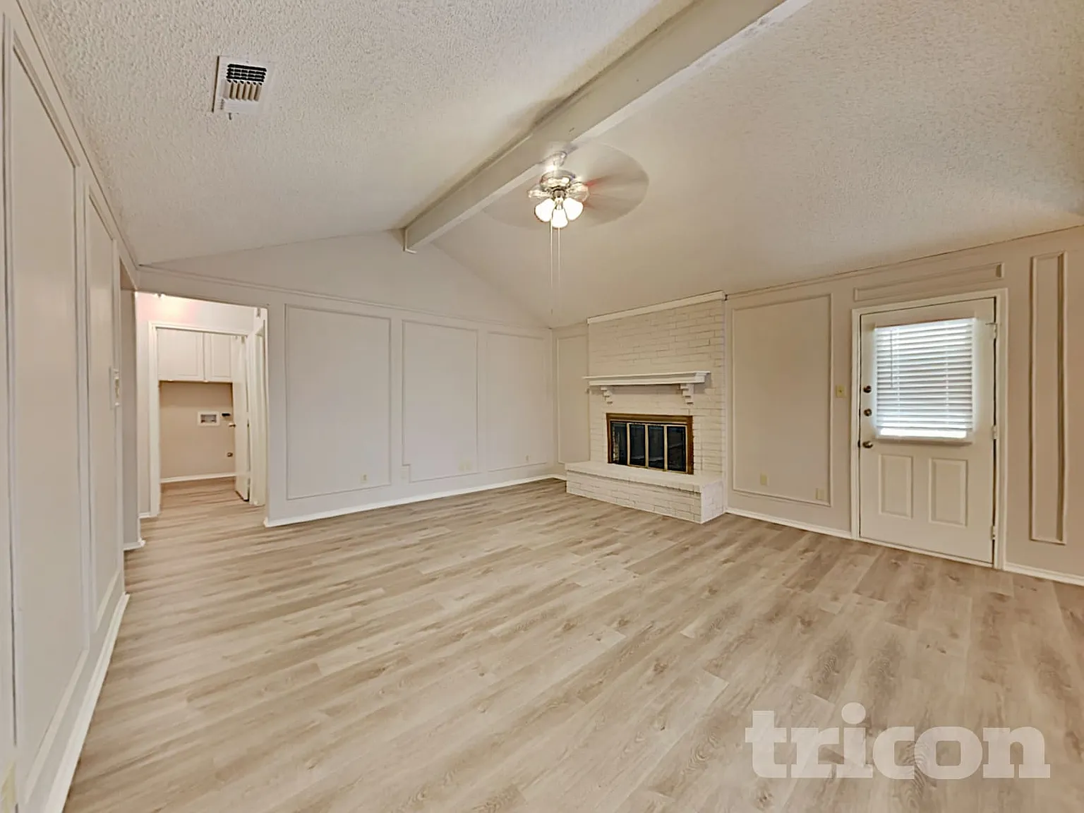 802 Wind Brooke Drive Arlington TX — Photo 3