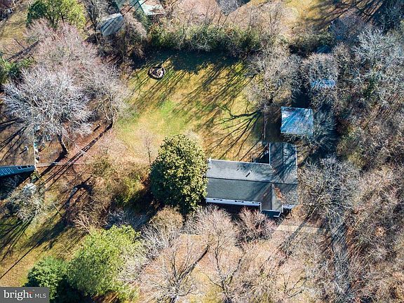 4th image of 1504 Lakeview Dr