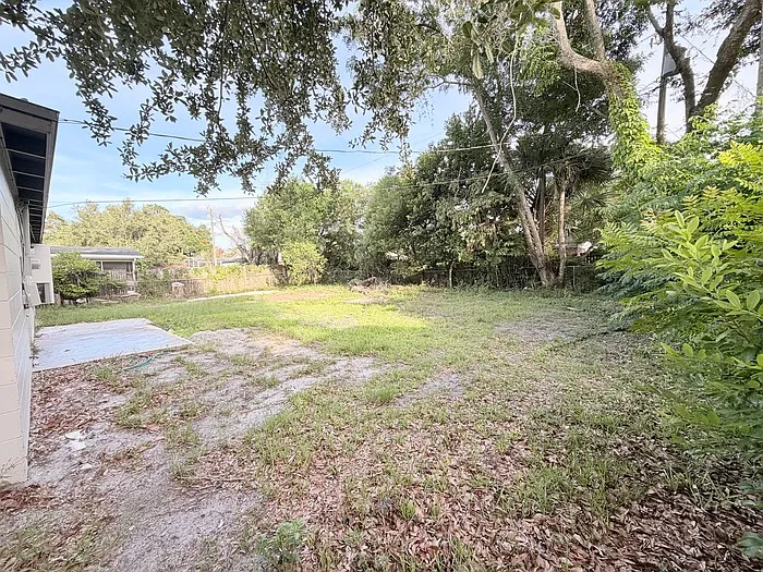 310 Kentia Rd — Photo 12