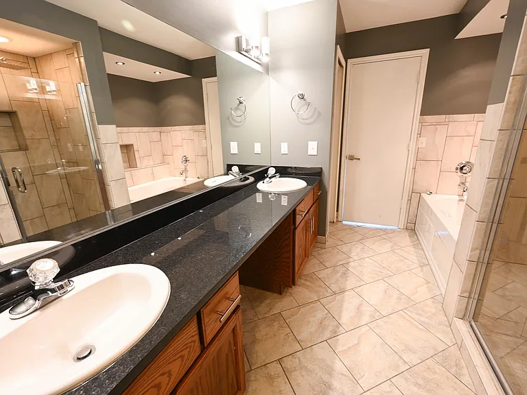 28777 Berwick Ct #1 — Photo 14