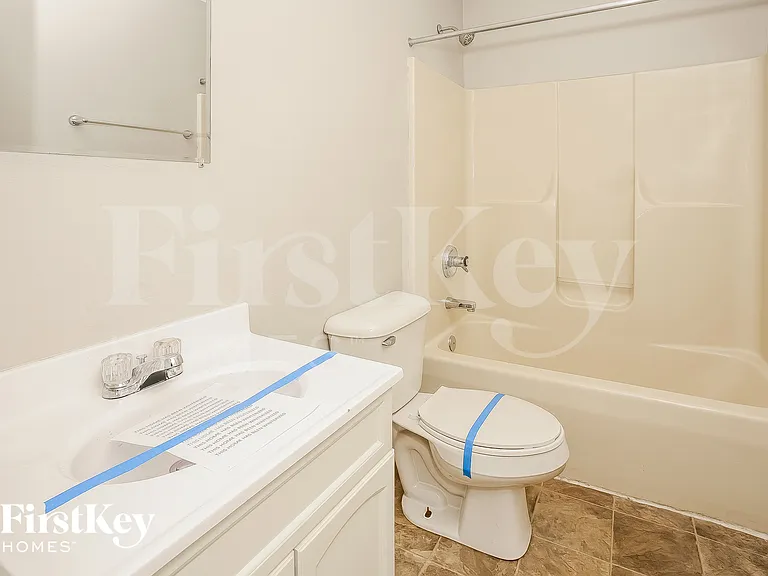 10225 Park Stream Dr — Photo 13