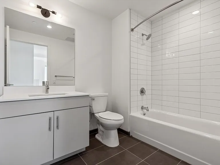 569 N 5th St #610 — Photo 8