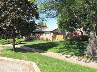 8725 N Shermer Rd, Niles, IL 60714