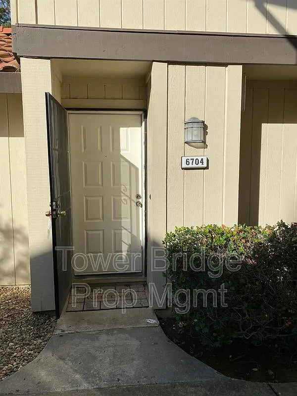 6704 Calvine Rd photo 1