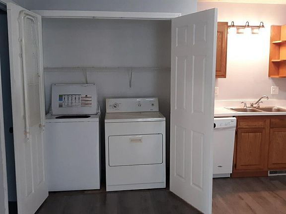 4th image of 710 W Adams St