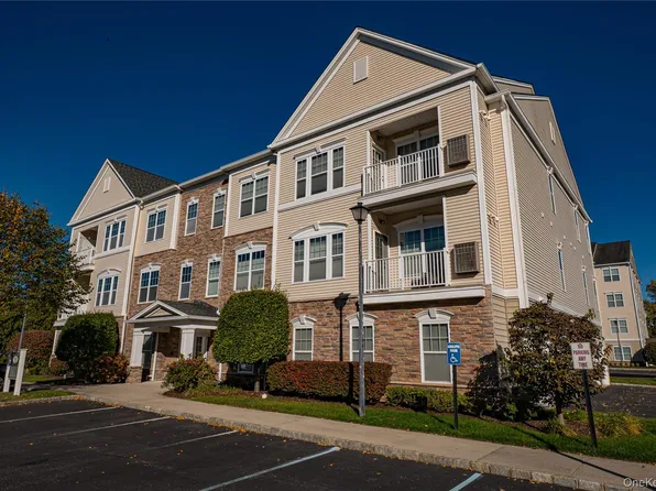 636 Saxton Court #636, Central Islip, NY 11722