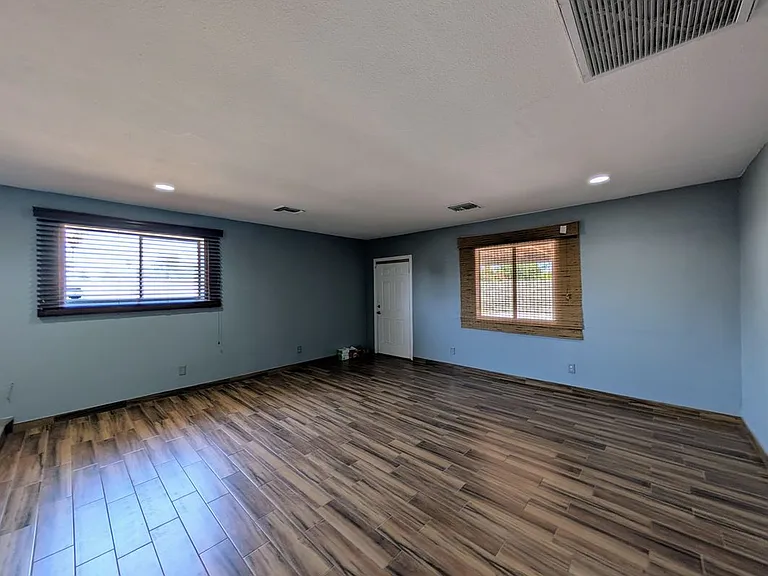 3848 W North Ln — Photo 12
