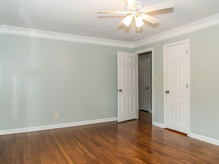 2331 Robin Ln SE — Photo 11