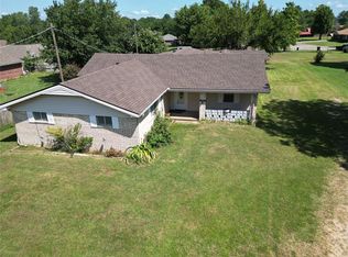 904 E Adams St, Holdenville, OK 74848