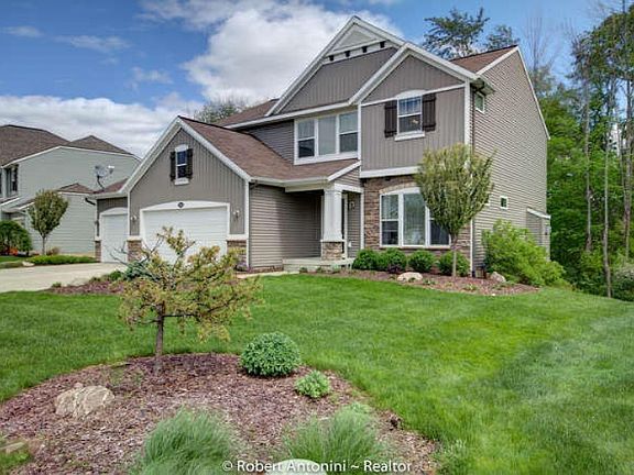3rd image of 3614 Bridgehampton Dr SE