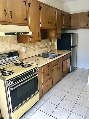 Rented by Voro, LLC | media 23