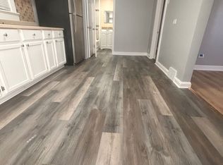Updated 1-Bedroom Coach House with In-Unit Laundry, Chicago, IL 60619