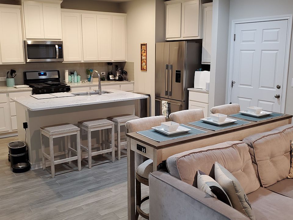 Kitchen and garage entry