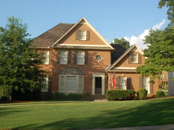 225 Eden View Dr, Hoover, AL 35244