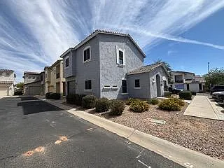 17716 W Mandalay Ln — Photo 4